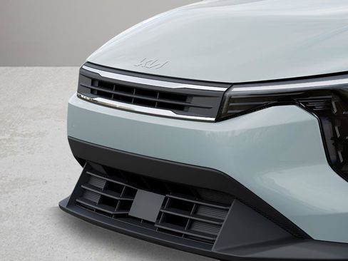 New 2025 Kia K4 LXS image 30