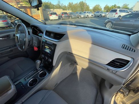 Used 2014 Chevrolet Traverse LT w/ All-Star Edition FWD image 28