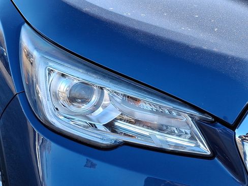 Used 2019 Subaru Ascent Touring w/ Popular Package #3 image 9