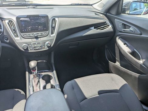 Used 2022 Chevrolet Malibu RS FWD image 17