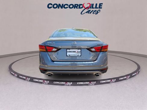 Used 2023 Nissan Altima 2.5 SV w/ SV Premium Package FWD image 5