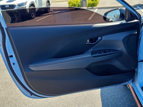 Used 2022 Hyundai Veloster N FWD image 11