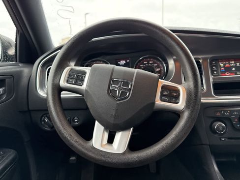 Used 2014 Dodge Charger SE image 19