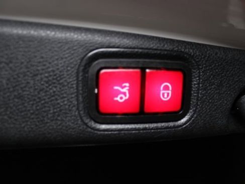 Used 2018 Mercedes-Benz E 300 4MATIC w/ Premium 1 Package image 25