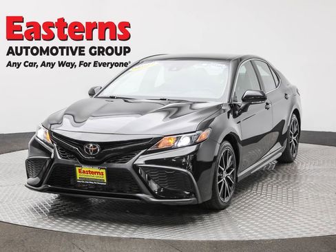 Used 2024 Toyota Camry SE FWD image 1