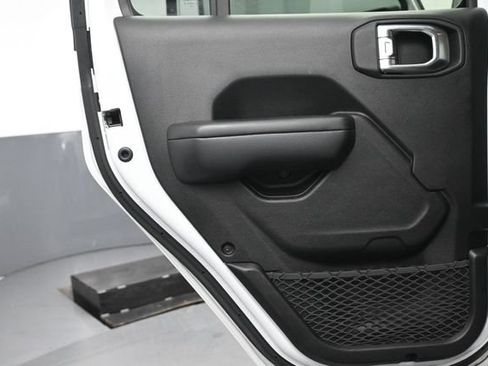 Used 2019 Jeep Wrangler Unlimited Rubicon AWD/4WD image 24