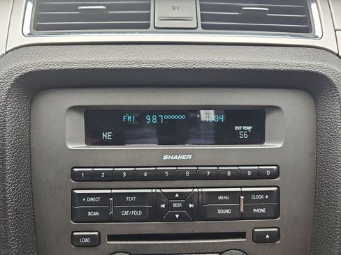 Used 2010 Ford Mustang Convertible image 23