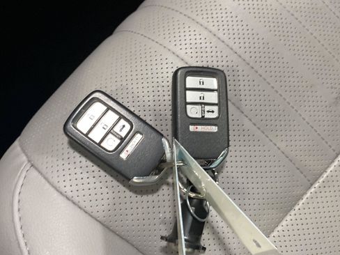 Used 2018 Honda Accord Touring image 45