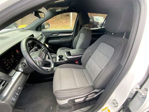 Used 2025 GMC Terrain Elevation image 19