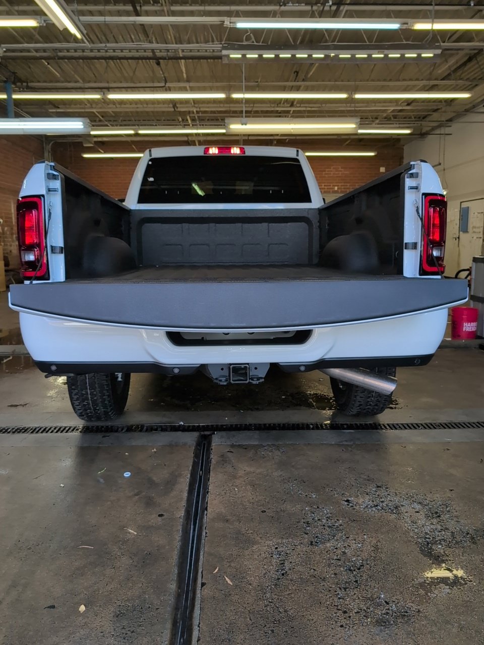 New 2027 RAM 3500 Big Horn AWD/4WD image 18