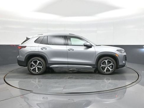 New 2026 Volkswagen Tiguan SE image 8