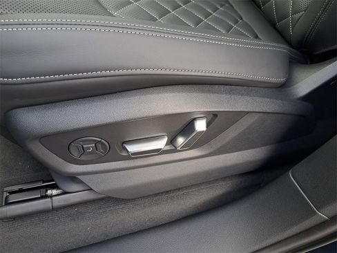 New 2026 Audi SQ7 Prestige image 18