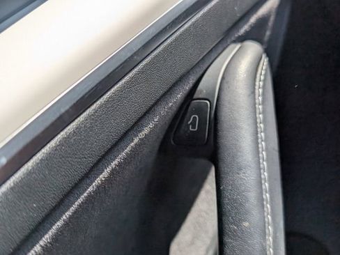 Used 2023 Tesla Model 3 Standard Range image 39