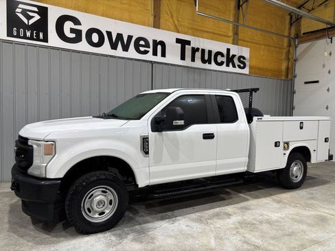 Used 2020 Ford F250 XL w/ Power Equipment Group image 4