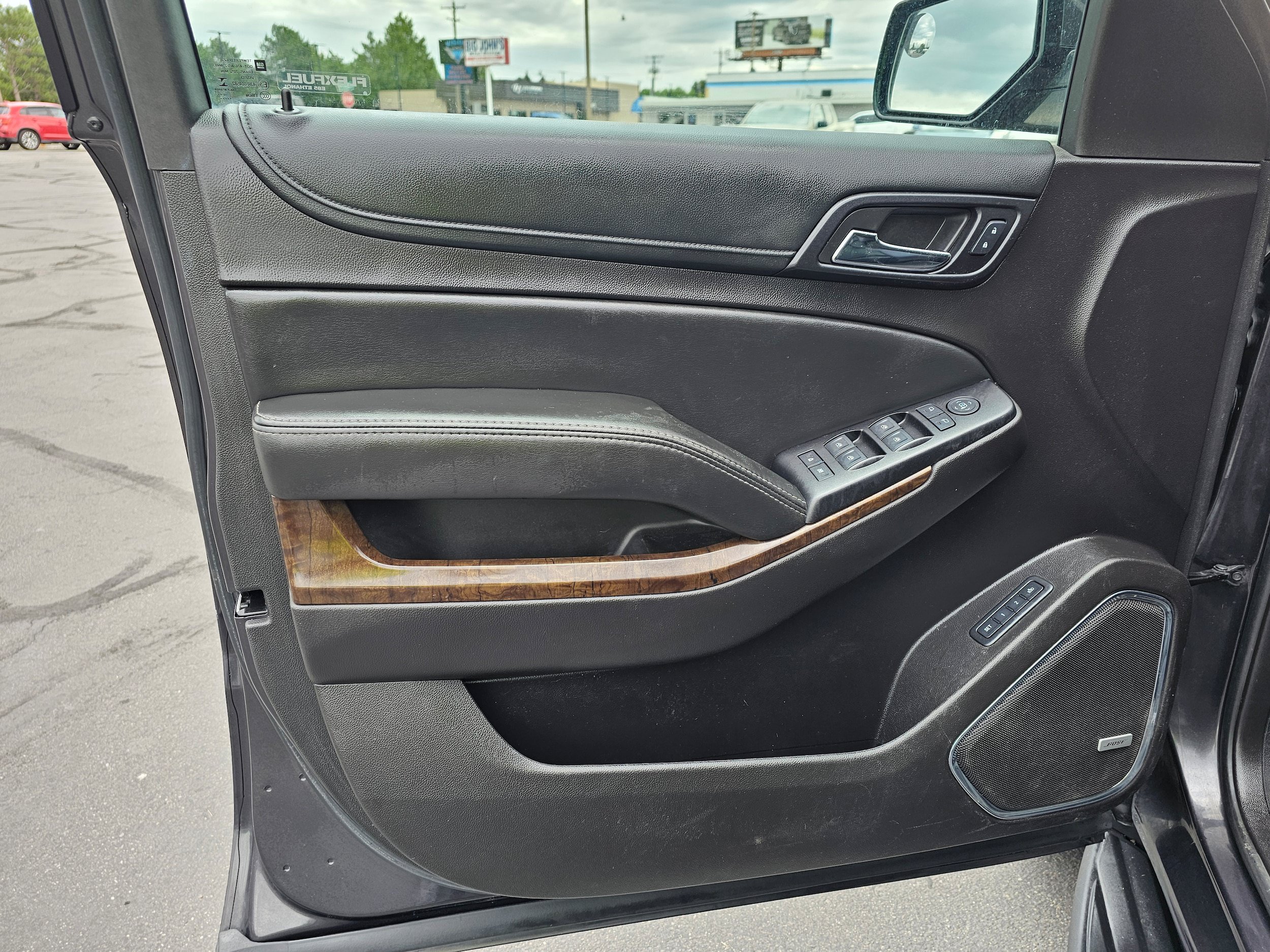 Used 2016 Chevrolet Suburban LT AWD/4WD image 8