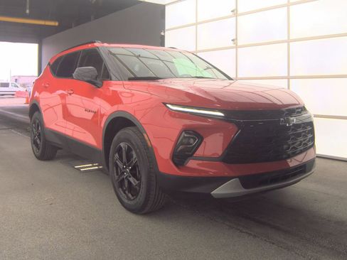 Used 2023 Chevrolet Blazer LT w/ Midnight/Sport Edition FWD image 2
