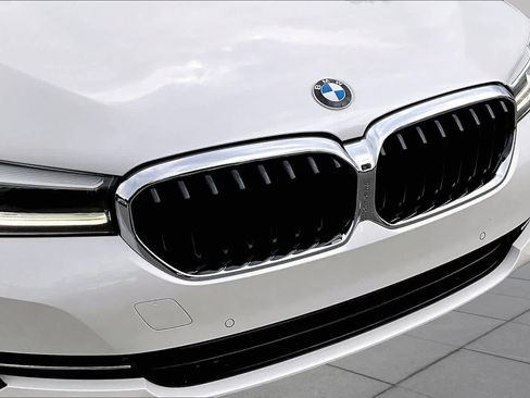 Used 2023 BMW 530i w/ Premium Package RWD image 31
