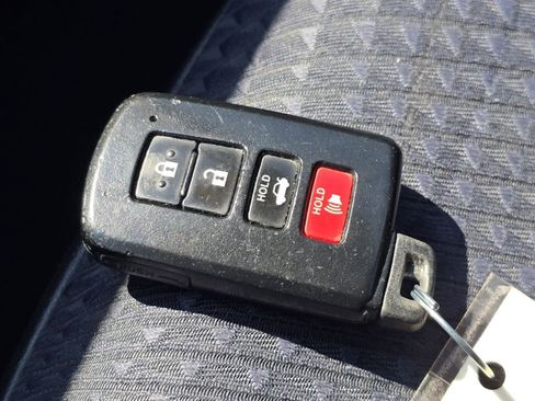 Used 2013 Toyota Camry SE w/ Convenience Pkg image 31