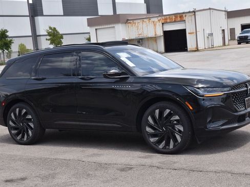New 2026 Lincoln Nautilus Reserve AWD/4WD image 4