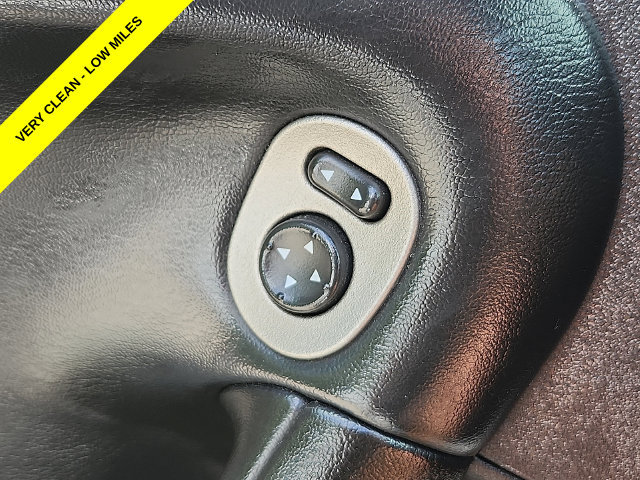 Used 2008 Pontiac Solstice GXP w/ Premium Package RWD image 14