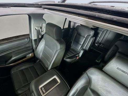 Used 2018 GMC Yukon Denali w/ Denali Ultimate Package image 24