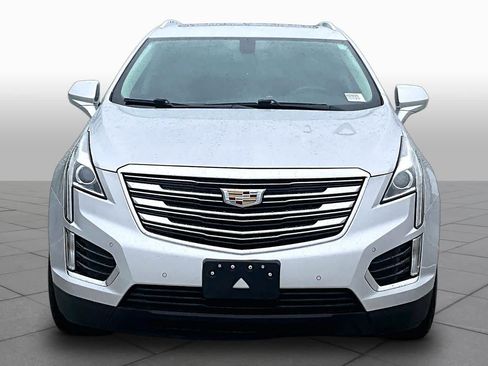 Used 2017 Cadillac XT5 Luxury FWD image 3