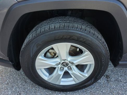 Used 2021 Toyota RAV4 XLE image 19