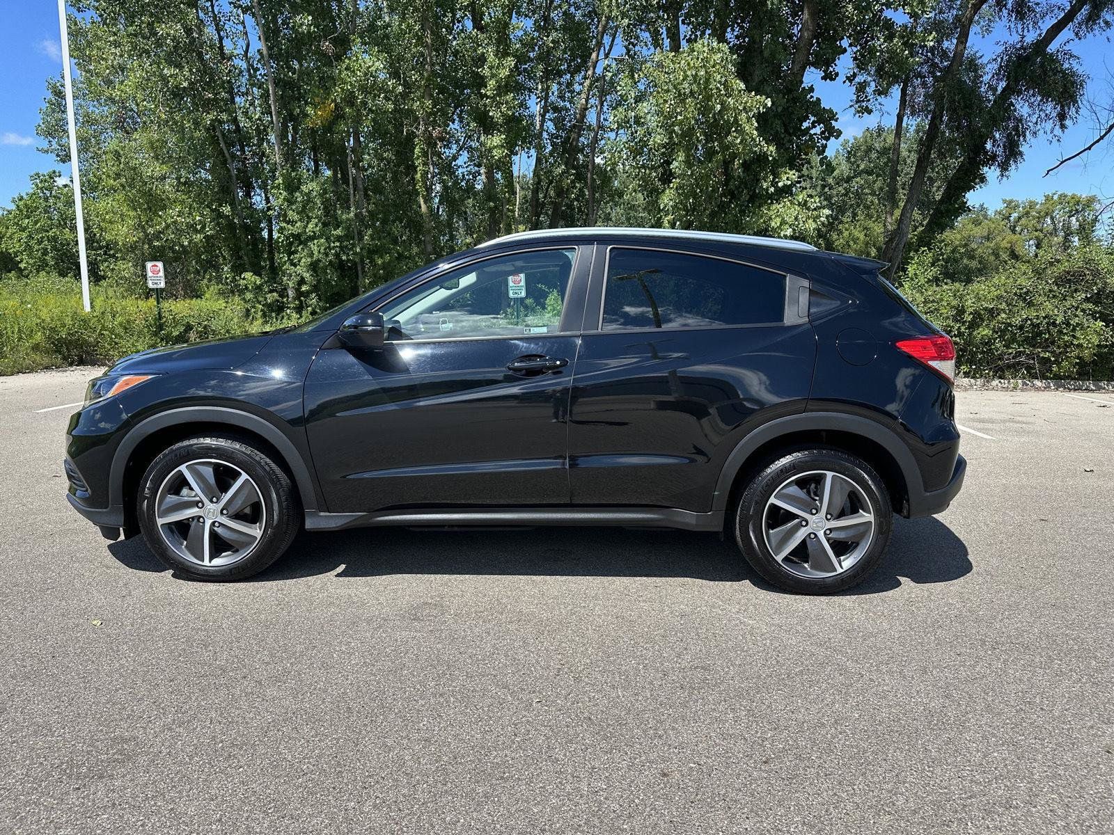 Used 2021 Honda HR-V EX-L image 2