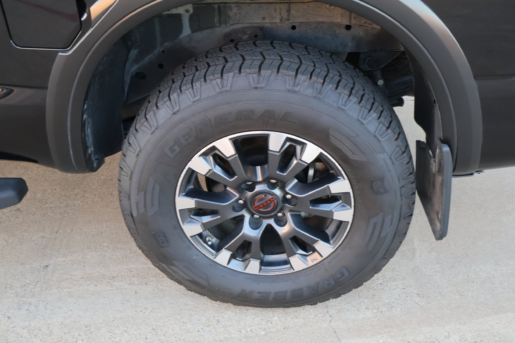 Used 2024 Nissan Titan PRO-4X w/ Pro-4x Convenience Package AWD/4WD image 12