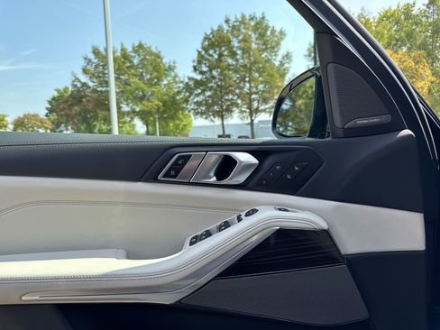 New 2026 BMW X5 M60i image 21