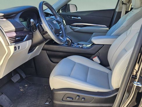 Used 2022 Cadillac XT4 Luxury w/ Driver Awareness Package image 14