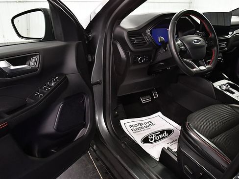 Used 2024 Ford Escape ST-Line w/ Tech Pack #1 AWD/4WD image 17