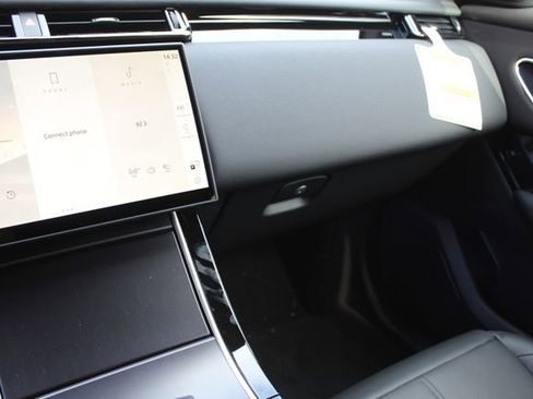 New 2026 Land Rover Range Rover Velar Dynamic SE image 12