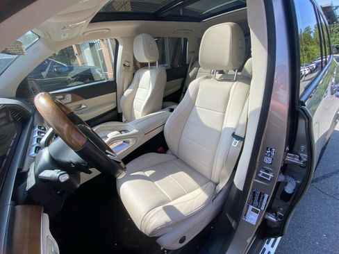 Used 2022 Mercedes-Benz GLS 450 4MATIC image 30