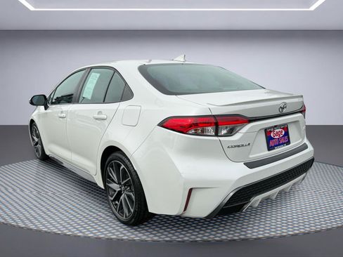 Used 2020 Toyota Corolla SE w/ SE Premium Package FWD image 4