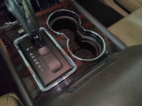 Used 2017 Lincoln Navigator Reserve image 26