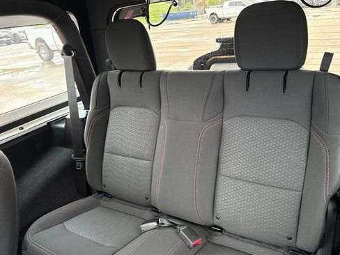 Used 2020 Jeep Wrangler Rubicon AWD/4WD image 6