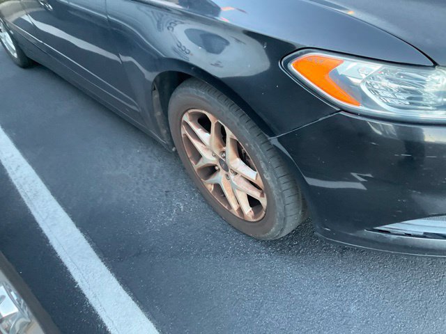 Used 2014 Ford Fusion SE FWD image 2