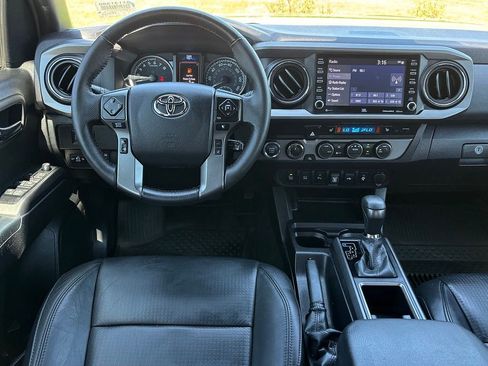 Used 2023 Toyota Tacoma TRD Off-Road w/ TRD Premium Off Road Package AWD/4WD image 10