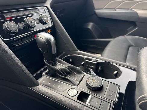 Used 2021 Volkswagen Atlas Cross Sport SEL image 23