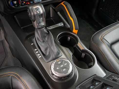 Used 2023 Ford Bronco Badlands image 19