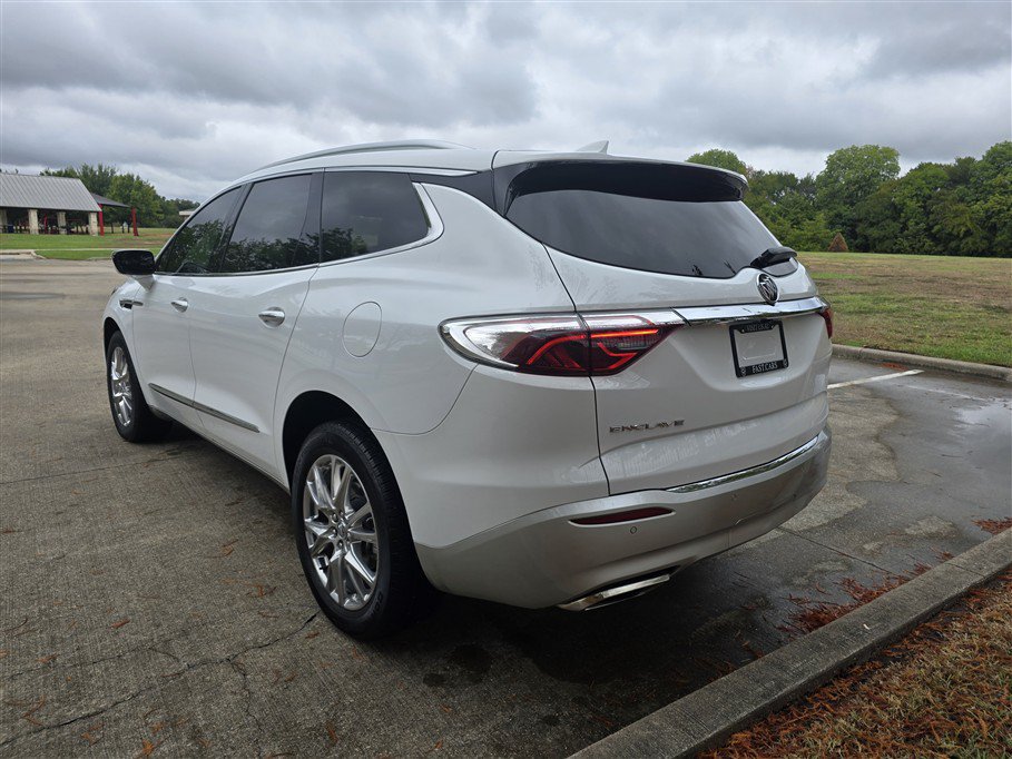 Used 2023 Buick Enclave Essence w/ Experience Buick Package FWD image 4