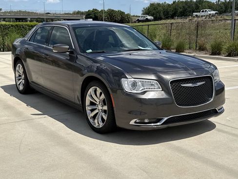 Used 2019 Chrysler 300 Touring L w/ Quick Order Package 22F RWD image 12