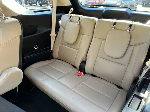 Used 2024 Ford Explorer XLT w/ Equipment Group 202A image 23