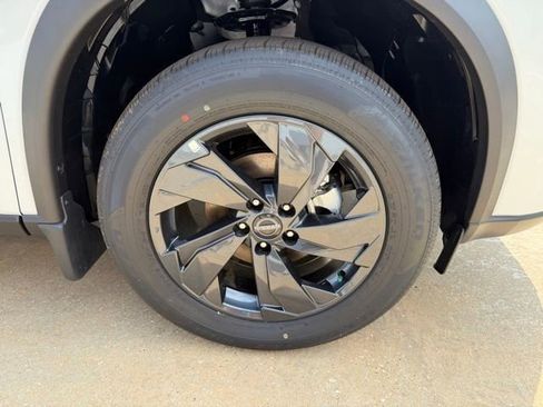 New 2026 Nissan Rogue SV FWD image 10