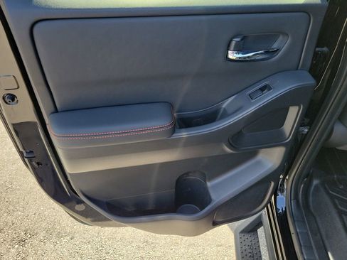 Certified 2022 Nissan Frontier Pro-X RWD image 11