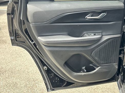 Used 2025 Jeep Grand Cherokee Altitude image 25