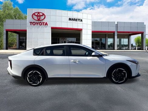 Used 2025 Kia K4 EX image 29