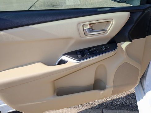 Used 2015 Toyota Camry LE FWD image 13
