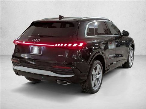 New 2025 Audi Q5 Premium Plus image 2